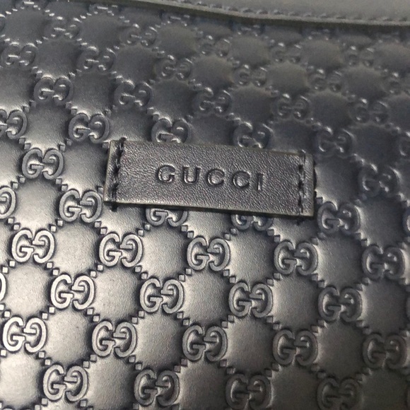 ๐๐ฏ% Auth Gucci Navy Blue Microguccissima Tote - Picture 12 of 12